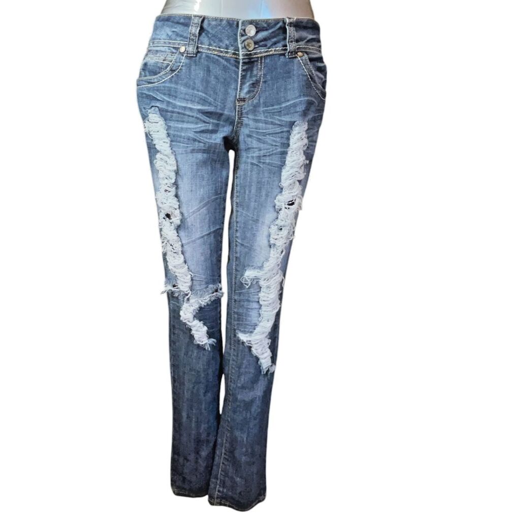 Almost Famous Jeans Women 9 Mid Rise Distressed Stretch Always Fabulous (W32 L31